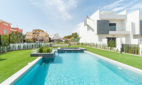 Adosado - Obra nueva - Torrevieja - Torrevieja