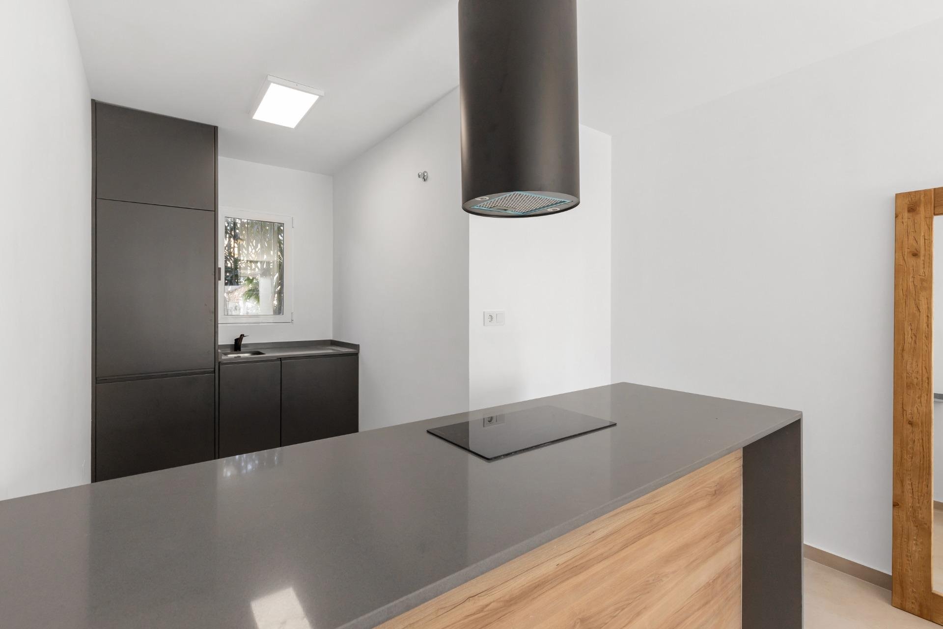 Alquiler a largo plazo - Bungalow - Torrevieja - Zona los Frutales