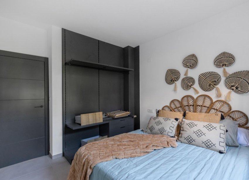 Alquiler a largo plazo - Bungalow - Torrevieja - Zona los Frutales