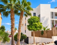 Apartamento a estrenar con solárium y vistas a la piscina en Villamartín