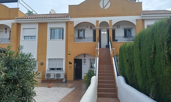 Apartamento / Dúplex - Reventa - Los Montesinos - Urbanizacion montesol