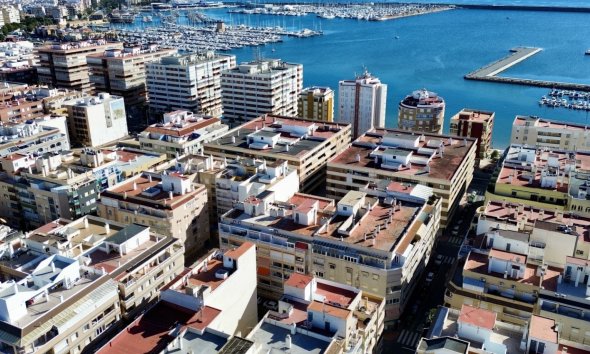 Apartamento / Dúplex - Reventa - Torrevieja - Torrevieja