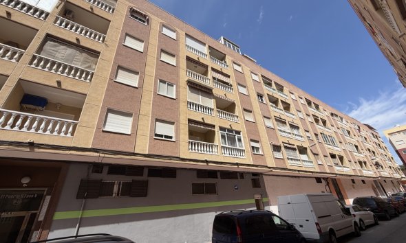 Apartamento / Dúplex - Reventa - Torrevieja - Torrevieja