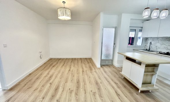 Apartamento / Dúplex - Reventa - Torrevieja - Torrevieja