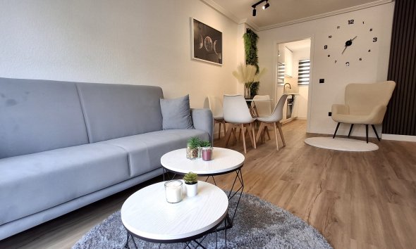 Apartamento / Dúplex - Reventa - Torrevieja - Torrevieja