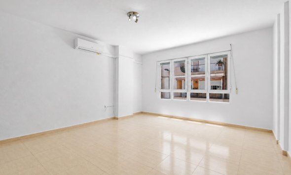 Apartamento - Reventa - Torrevieja - Puerto Deportivo