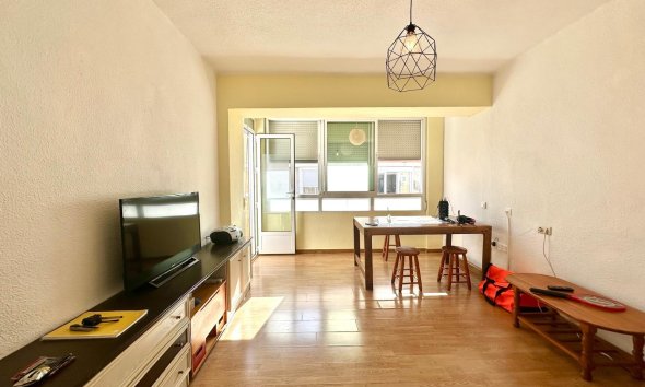 Apartment - Resale - Torrevieja - Estacion de autobuses