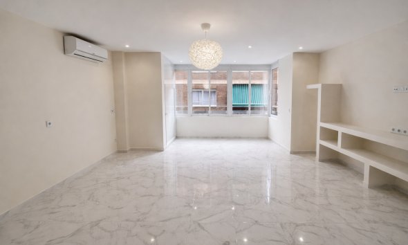 Apartment - Resale - Torrevieja - Muelle Pesquero