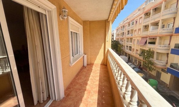 Apartment - Resale - Torrevieja - Playa del cura