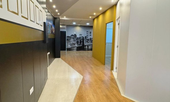 Commercial premises / Commercial unit / Retail space - Resale - Guardamar del Segura - Avenida Pais Valenciàno