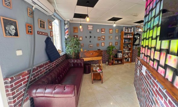 Commercial premises / Commercial unit / Retail space - Resale - Guardamar del Segura - Guardamar del Segura