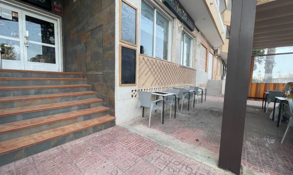 Commercial premises / Commercial unit / Retail space - Resale - Torrevieja - Comunidad valenciana