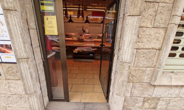 Commercial premises / Commercial unit / Retail space - Resale - Torrevieja - Estacion de autobuses