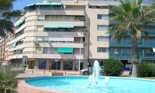 Commercial premises / Commercial unit / Retail space - Resale - Torrevieja - Torrevieja