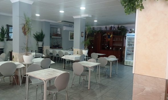 Commercial premises / Commercial unit / Retail space - Resale - Torrevieja - Torrevieja