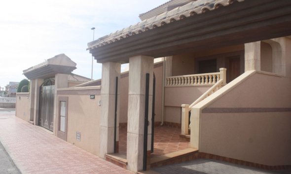 Dom szeregowy - Rynek Pierwotny - Torrevieja - Torrevieja