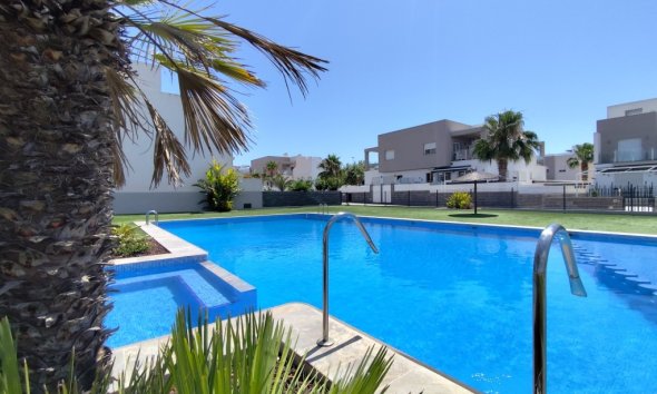 Dom szeregowy - Rynek Wtórny - Torrevieja - Torrevieja