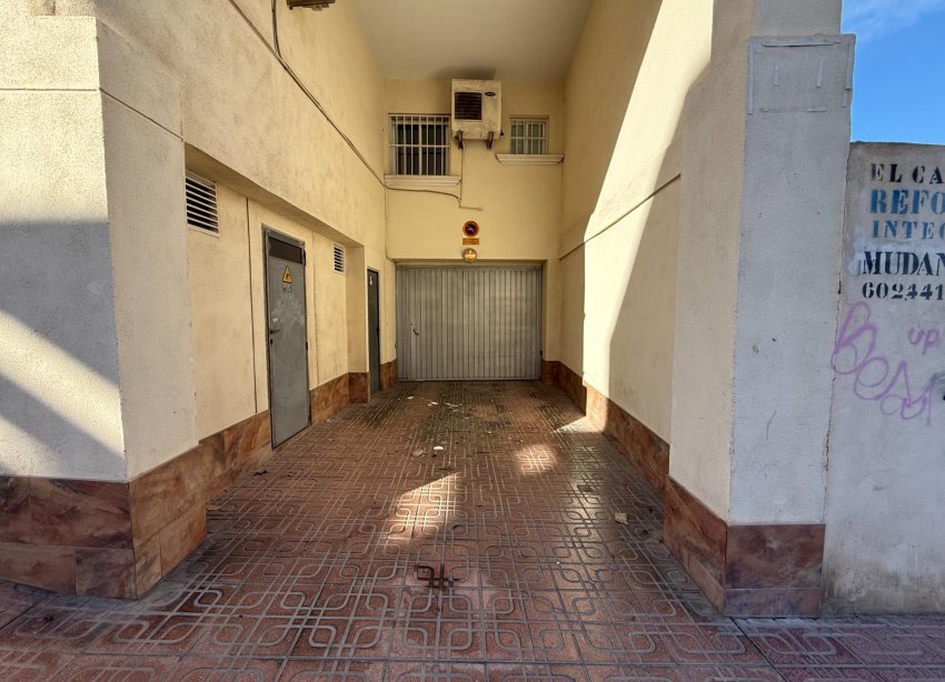 Long Term Rental - garage - Torrevieja - Centro