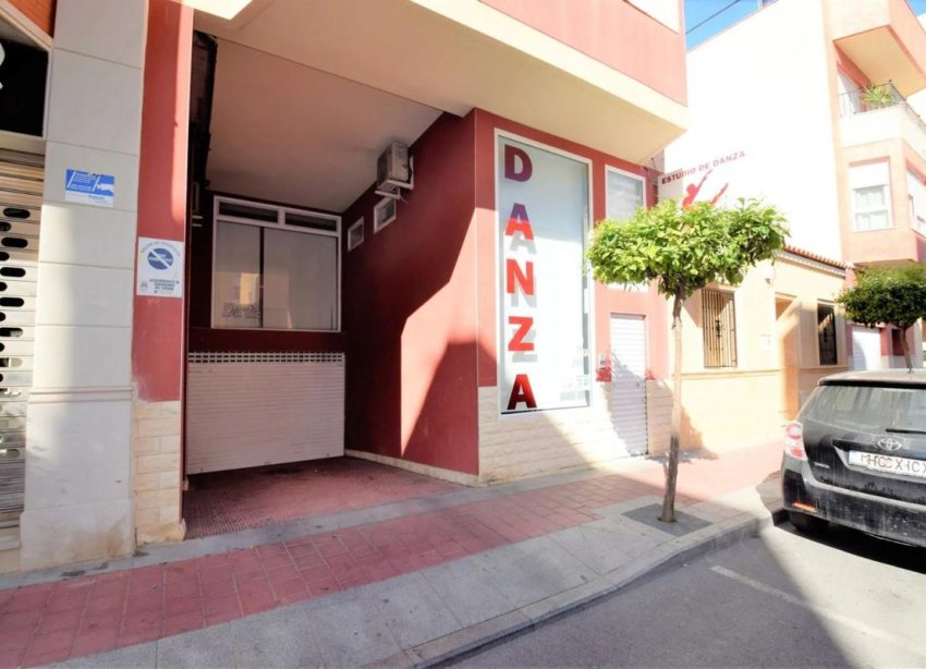 New Build - Commercial premises - Guardamar del Segura