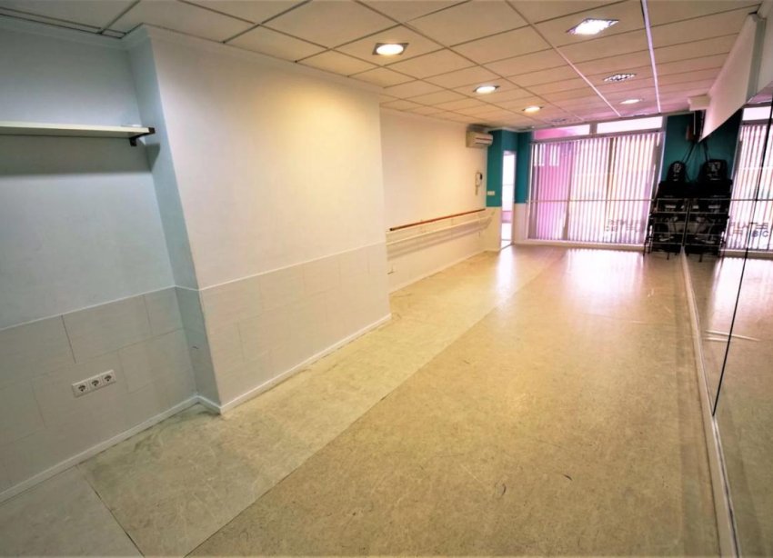 New Build - Commercial premises - Guardamar del Segura