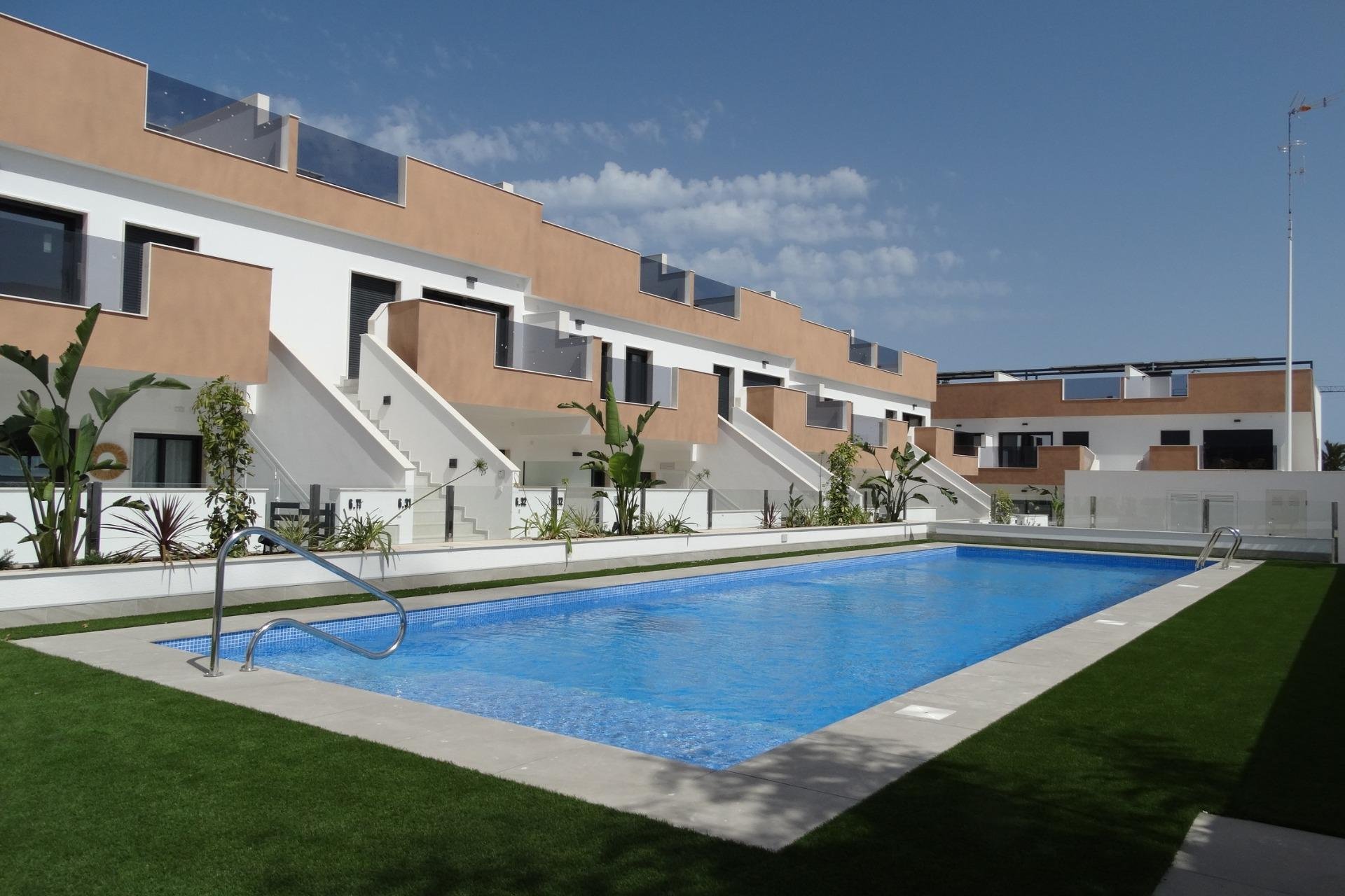 New Build - Terraced house / Townhouse - Pilar de la Horadada - pueblo