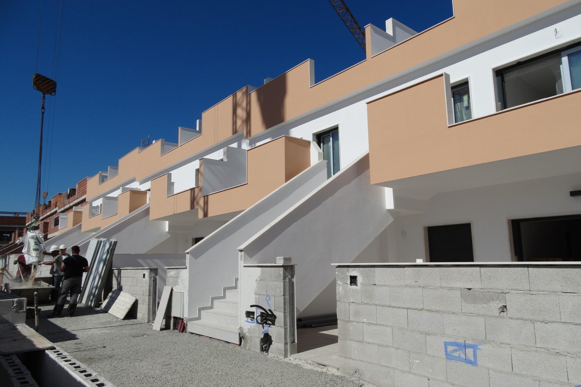 New Build - Terraced house / Townhouse - Pilar de la Horadada - pueblo