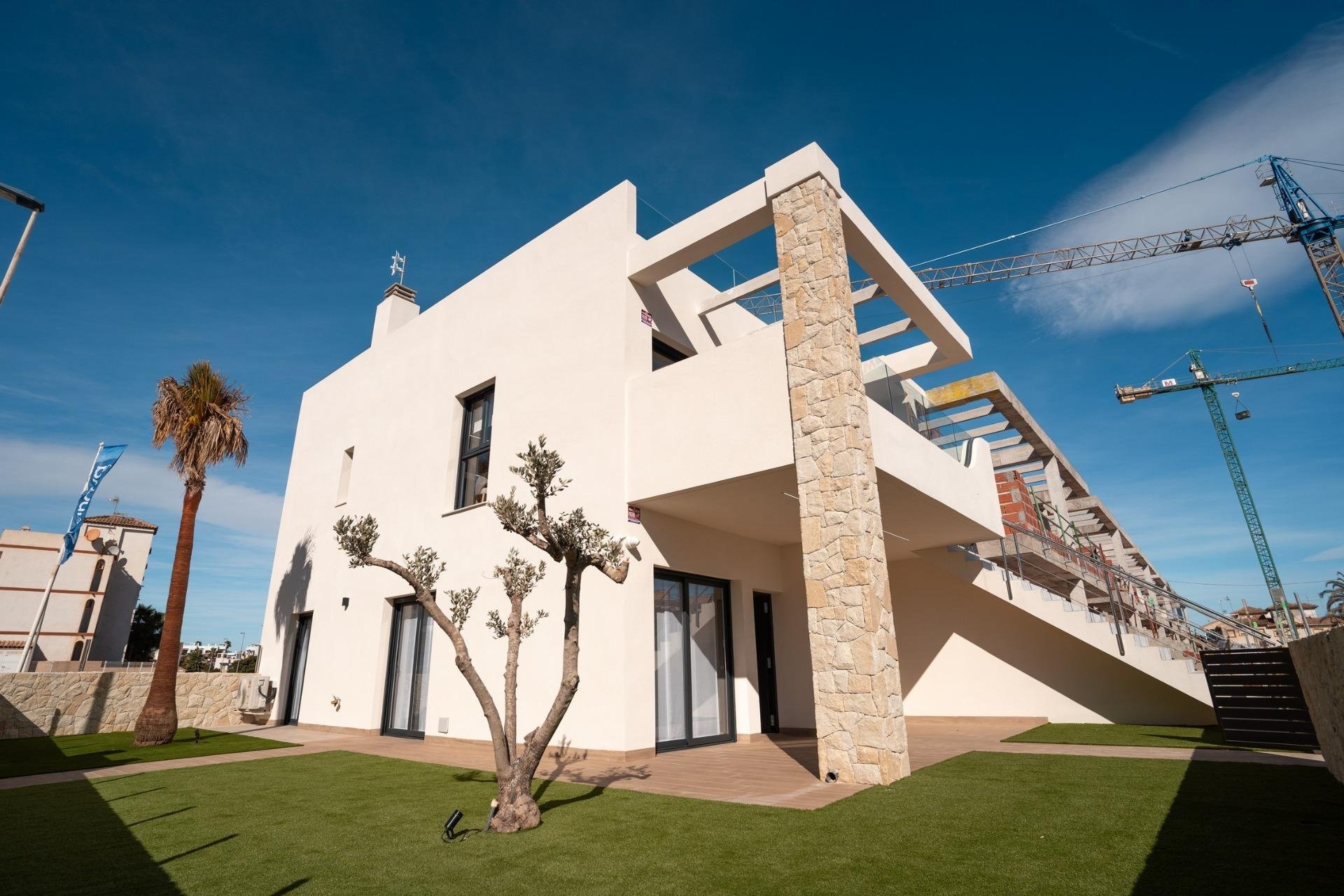New Build - Terraced house / Townhouse - Pilar de la Horadada - pueblo