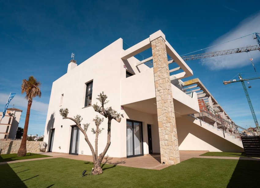New Build - Terraced house / Townhouse - Pilar de la Horadada - pueblo