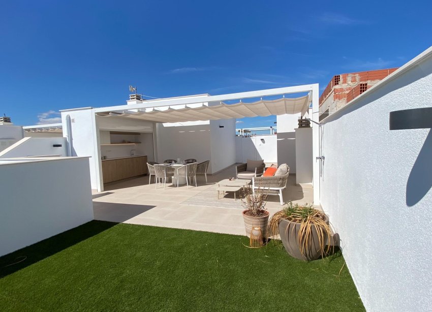 New Build - Terraced house / Townhouse - Pilar de la Horadada - pueblo