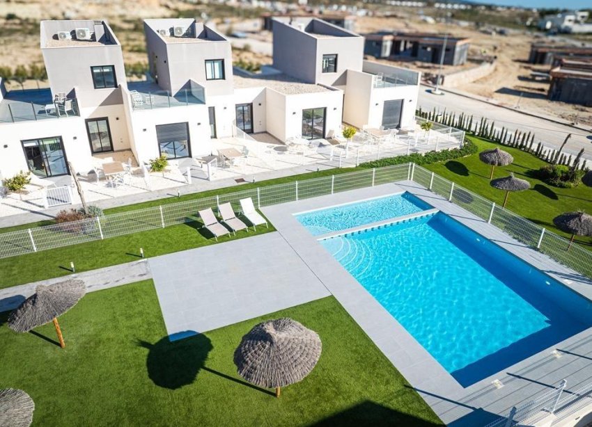 New Build - Townhouse / Terraced House - Baños y Mendigo