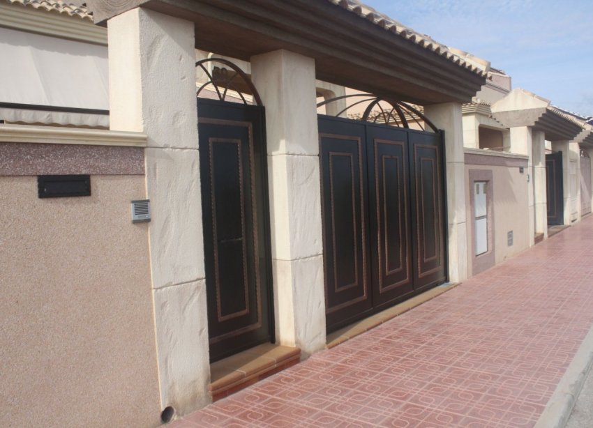 Obra nueva - Adosado - Torrevieja