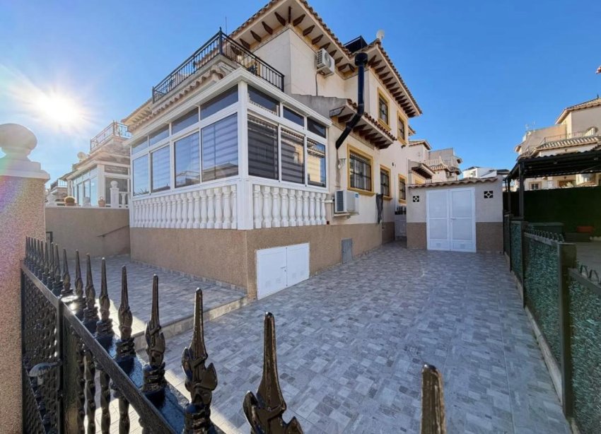 Obra nueva - Casas adosadas - Orihuela