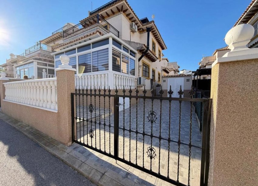 Obra nueva - Casas adosadas - Orihuela