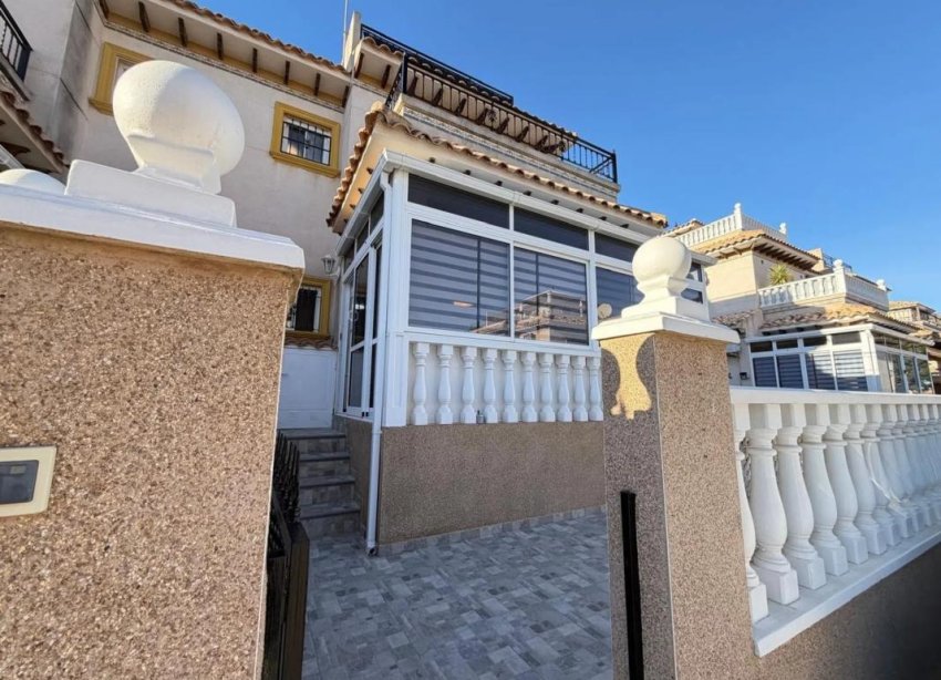 Obra nueva - Casas adosadas - Orihuela