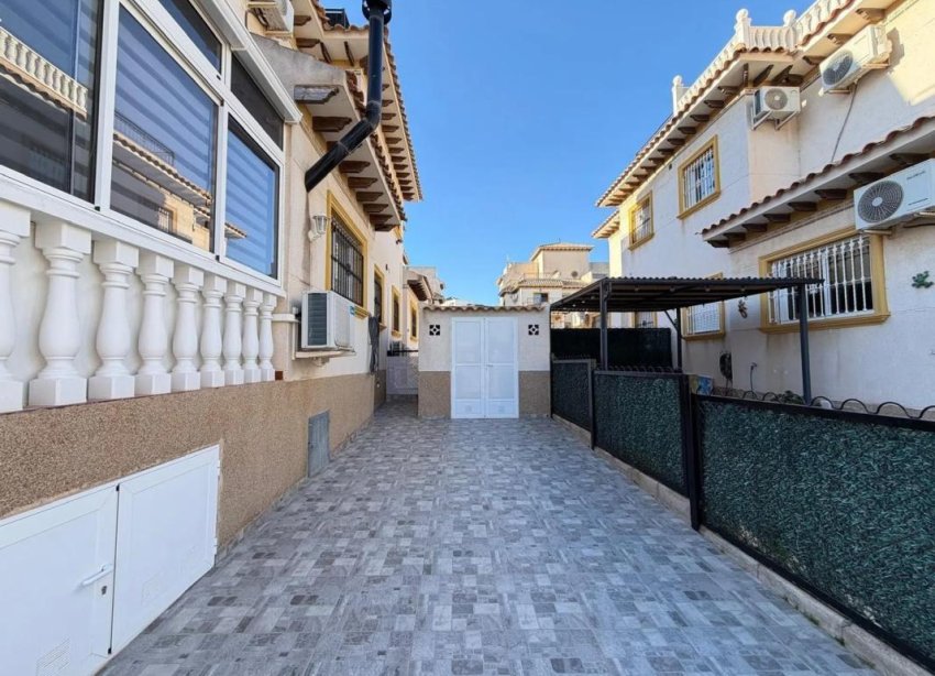 Obra nueva - Casas adosadas - Orihuela