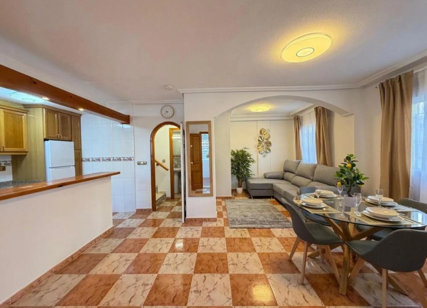 Obra nueva - Casas adosadas - Orihuela