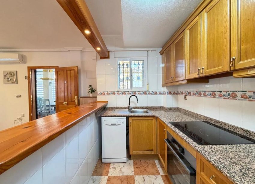Obra nueva - Casas adosadas - Orihuela
