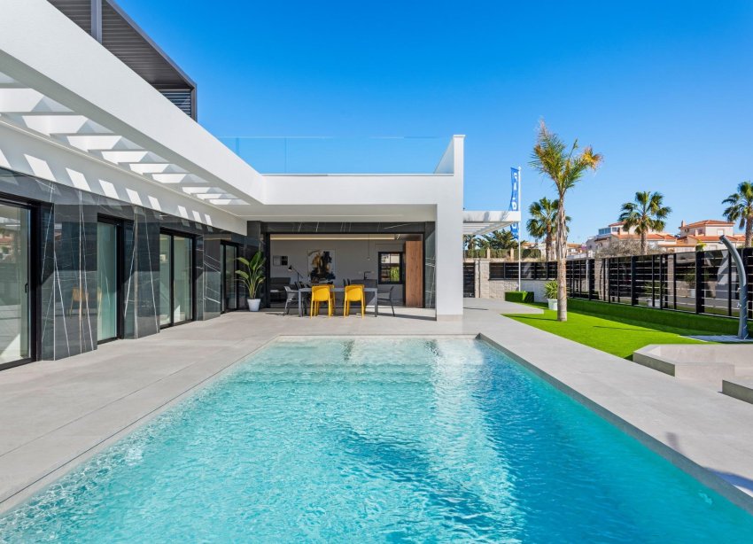 Obra nueva - Villa / Casa - Algorfa