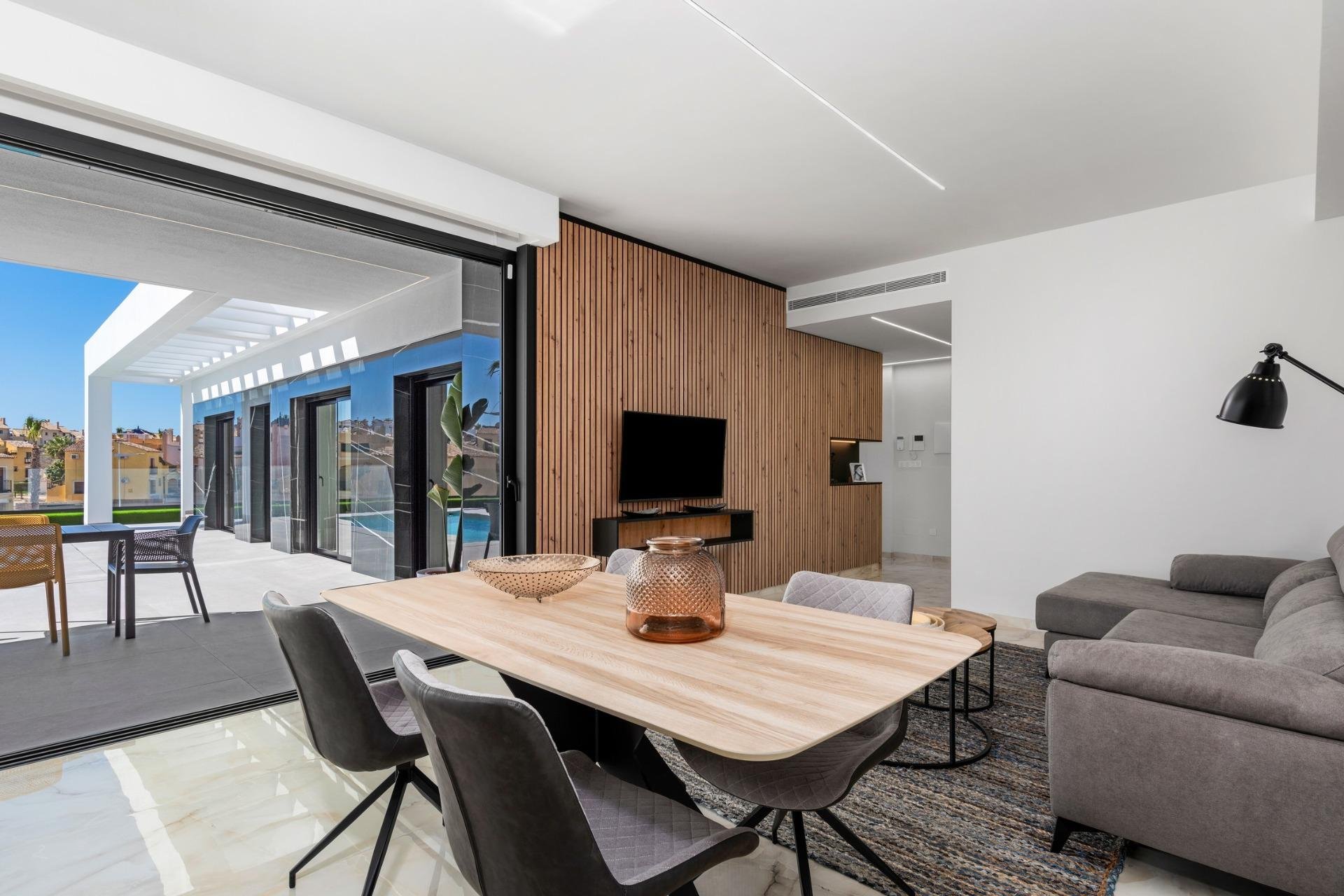 Obra nueva - Villa / Casa - Algorfa