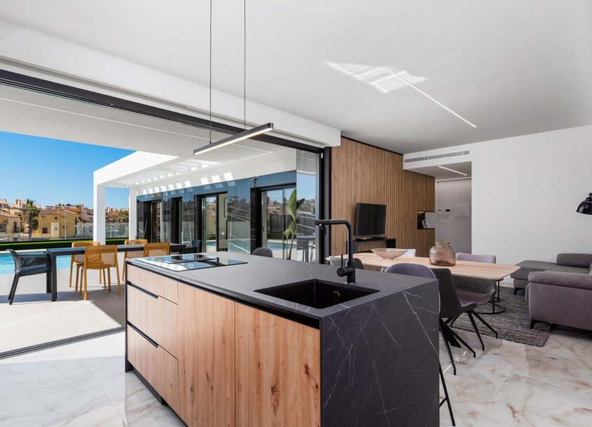 Obra nueva - Villa / Casa - Algorfa