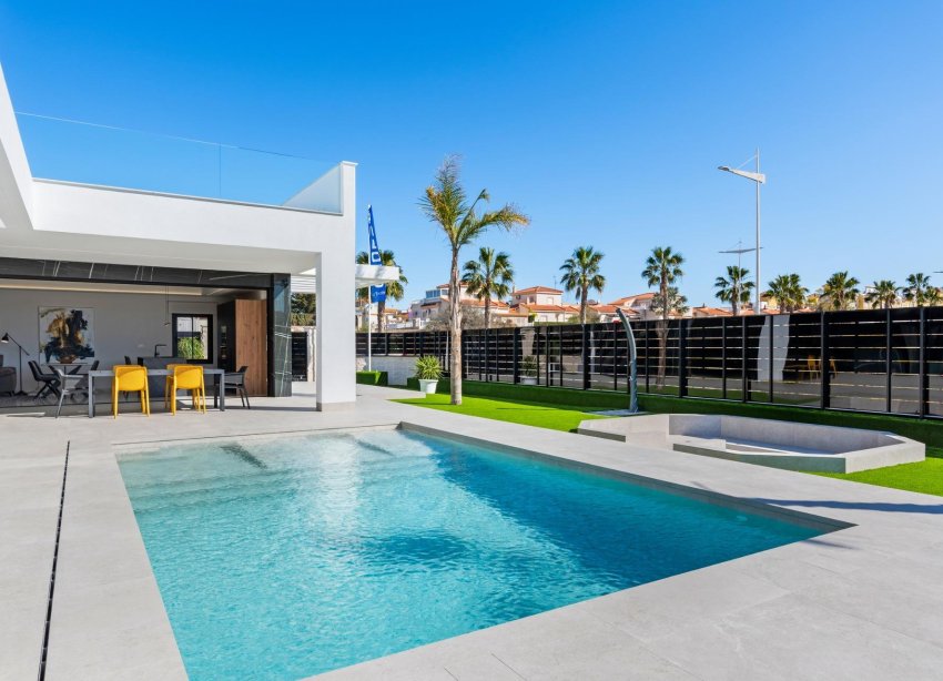 Obra nueva - Villa / Casa - Algorfa