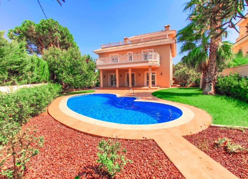 Obra nueva - Villa / Casa - Orihuela Costa - Cabo Roig