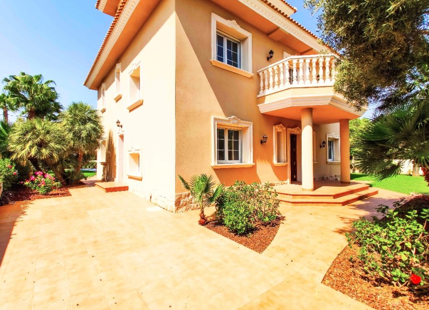 Obra nueva - Villa / Casa - Orihuela Costa - Cabo Roig