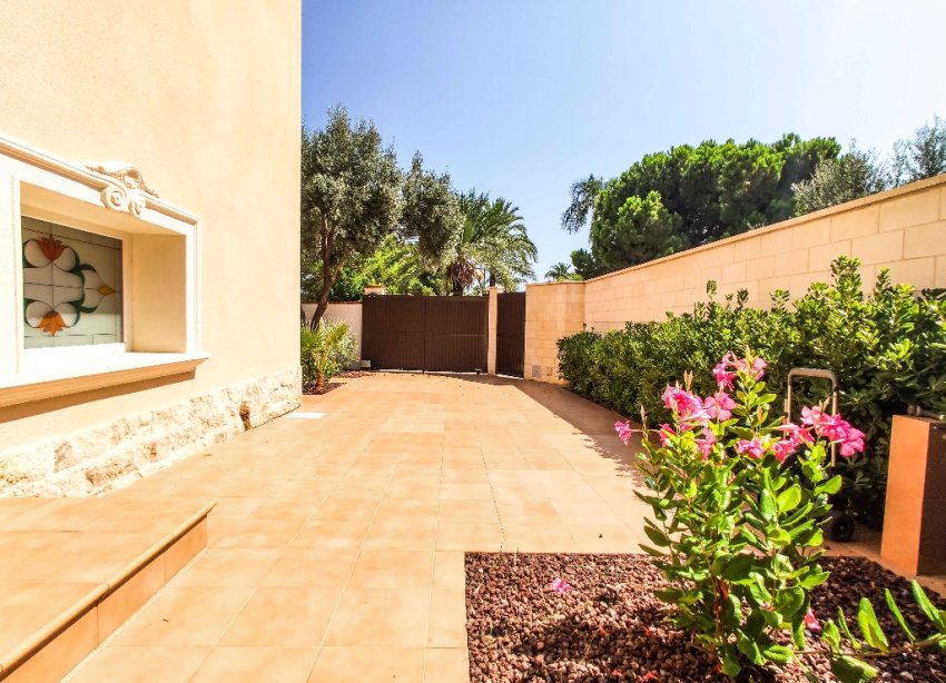 Obra nueva - Villa / Casa - Orihuela Costa - Cabo Roig