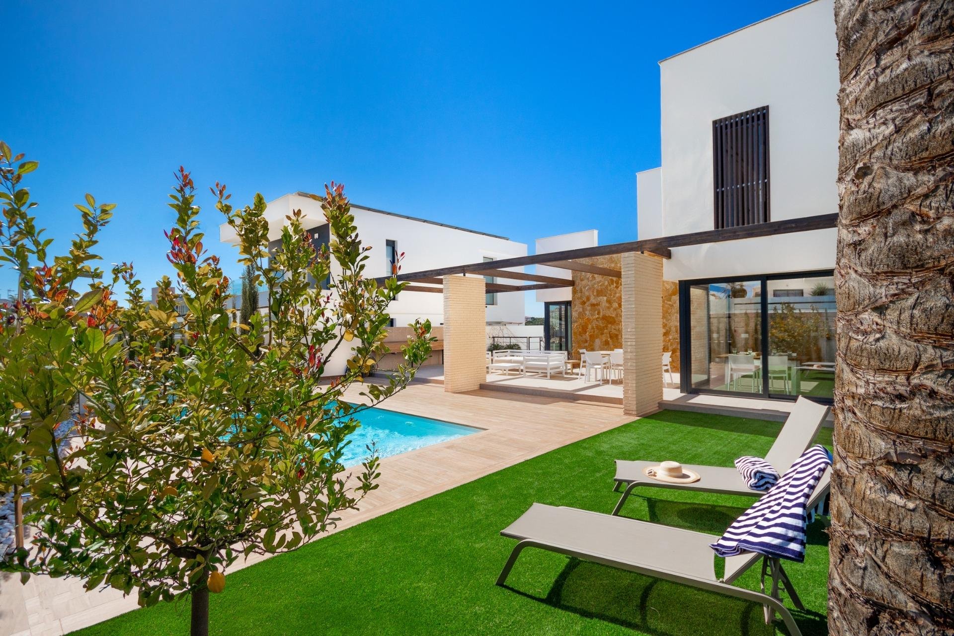 Obra nueva - Villa / Casa - Orihuela Costa
