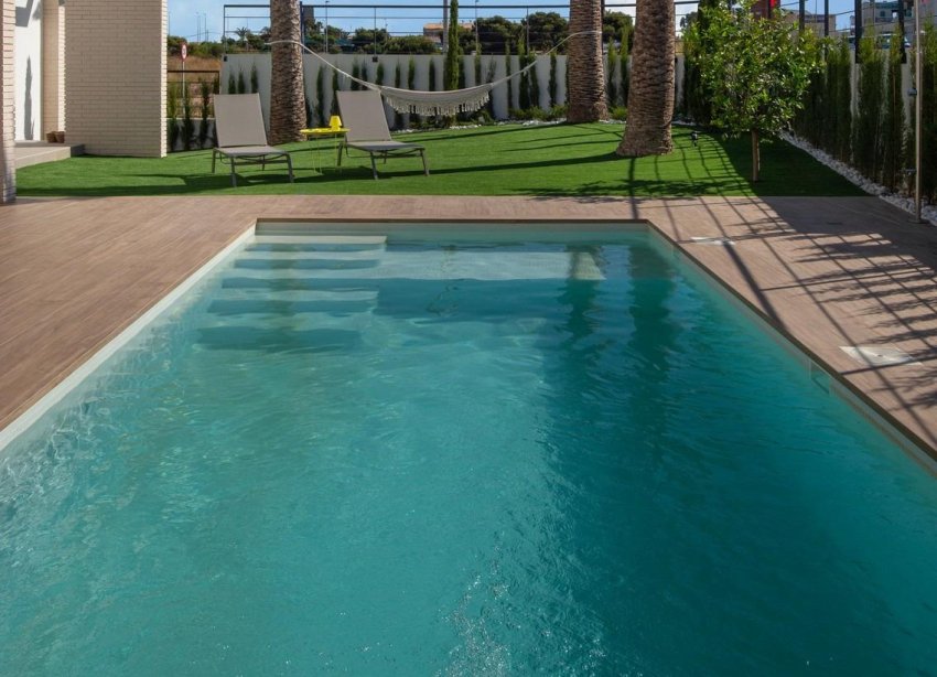 Obra nueva - Villa / Casa - Orihuela Costa