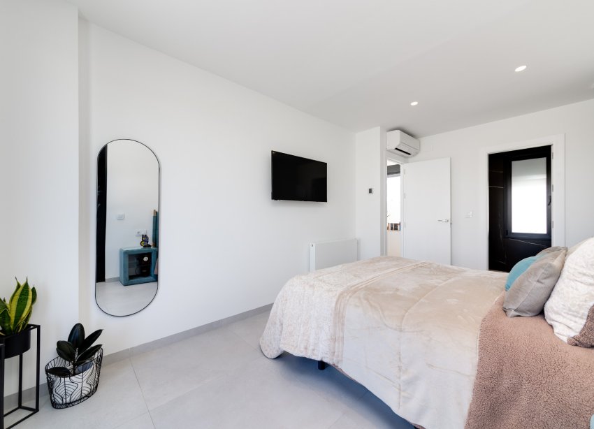 Obra nueva - Villa / Casa - Pilar de la Horadada - Roda Golf