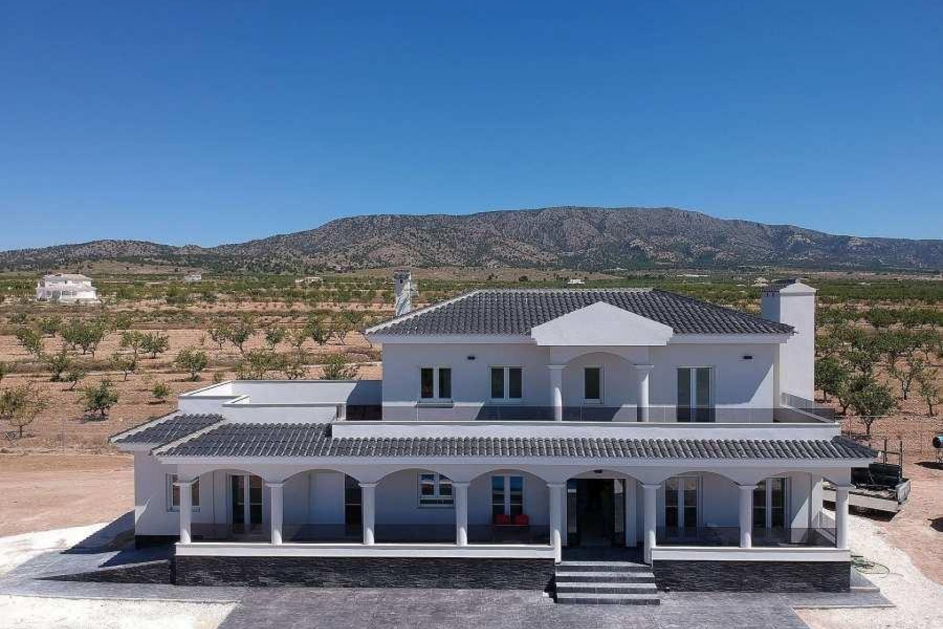 Obra nueva - Villa / Casa - Pinoso