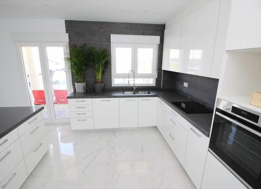 Obra nueva - Villa / Casa - Pinoso