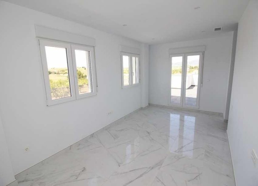 Obra nueva - Villa / Casa - Pinoso
